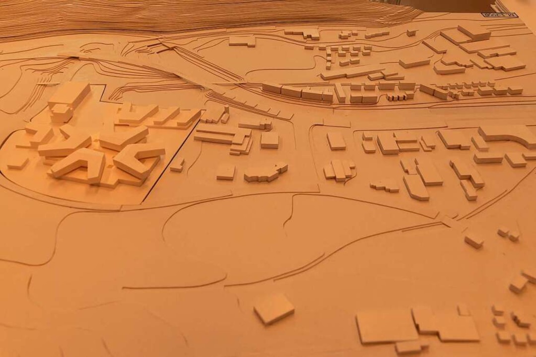 Das Landschaftsmodell zeigt die Größen...Mitte und rechts) und Brombach (oben).  | Foto: Willi Adam