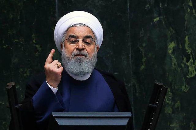 Hassan Ruhani spricht wegen der Wirtschaftskrise vor dem iranischen Parlament.   | Foto: DPA