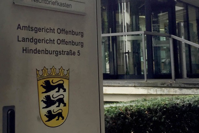 Vor dem Landgericht  Offenburg wird verhandelt.  | Foto: dpa