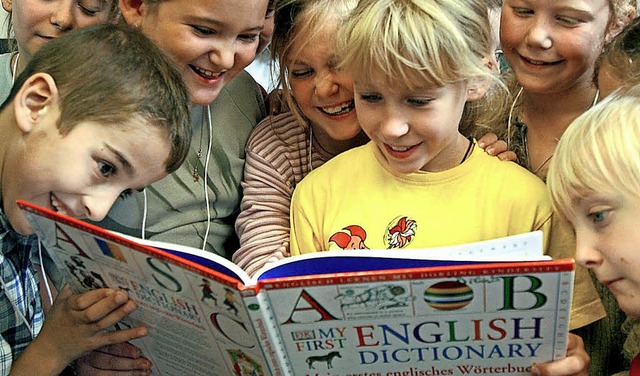 Erstklssler bekommen auch in Hinterza...ljahr keinen Englischunterricht mehr.   | Foto: DPA