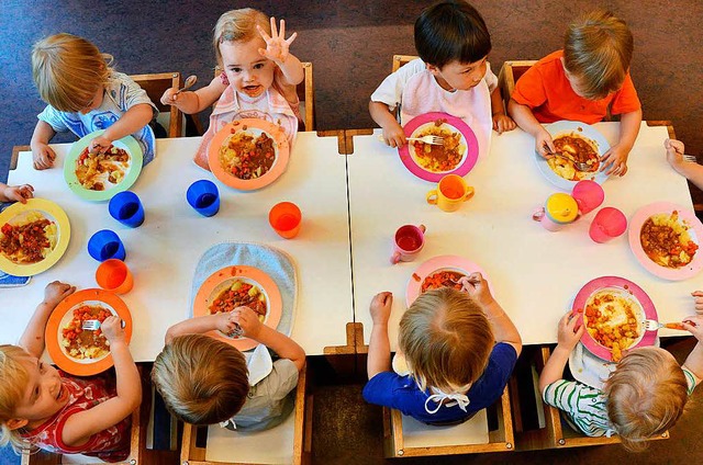 Beim Essen fr Kinder und Jugendliche ...onal, regional und mglichst bio sein.  | Foto: dpa