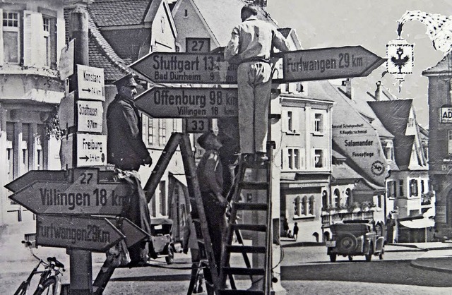 Die Aufnahme zeigt, wie der Rathauspla...sentliche nderungen an der Kreuzung.   | Foto: Stadtarchiv