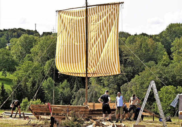 Ein imposantes Bauwerk ist auch das Wi...hiff, das die Pfadis errichtet haben.   | Foto: Jrn Kerckhoff