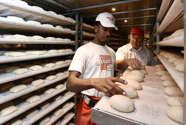 Der Kreis will brgerschaftliches Engagement frdern (Symbolbild).  | Foto: dpa