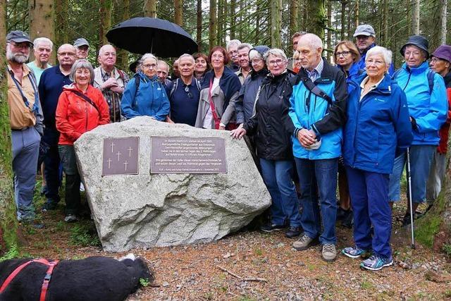 Leser besuchen das Mahnmal für ermordete Zwangsarbeiter in Elbenschwand