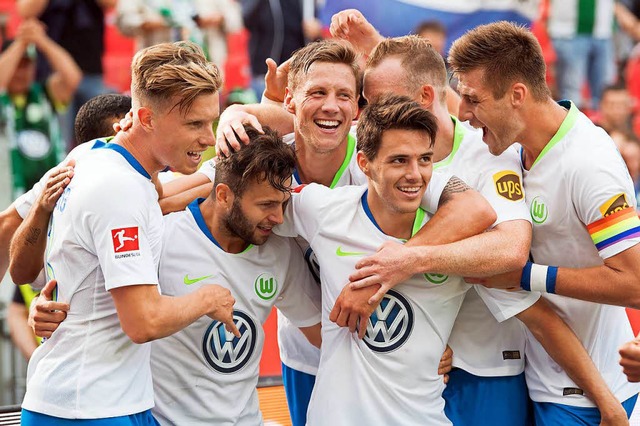 Zweiter Sieg im zweiten Spiel: Der VfL Wolfsburg ist Tabellenfhrer.  | Foto: dpa
