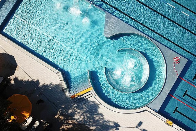 Das renovierte Emmendinger Schwimmbad ...die vor der Erffnung entstanden sind.  | Foto: Michael Saurer
