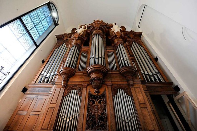 Die Orgel aus dem 18. Jahrhundert, die...ter auch von hinten betrachtet werden.  | Foto: Ingo Schneider