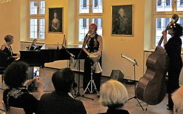 Das Trio Cannelle im Brgersaal des Alten Rathauses  | Foto: Georg Vo