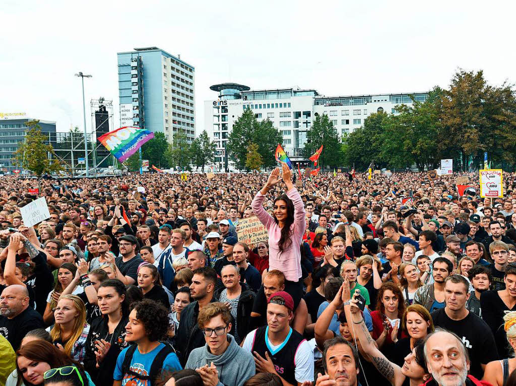 Rund 65.000 Besucher und zahlreiche Musik-Stars haben sich bei einem Open-Air-Konzert in Chemnitz gegen Auslnderfeindlichkeit und rechtsextreme Gewalt stark gemacht.