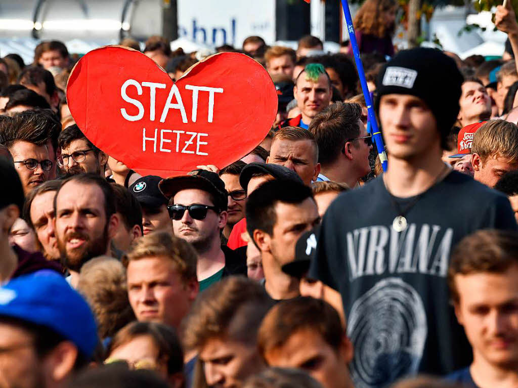 Rund 65.000 Besucher und zahlreiche Musik-Stars haben sich bei einem Open-Air-Konzert in Chemnitz gegen Auslnderfeindlichkeit und rechtsextreme Gewalt stark gemacht.