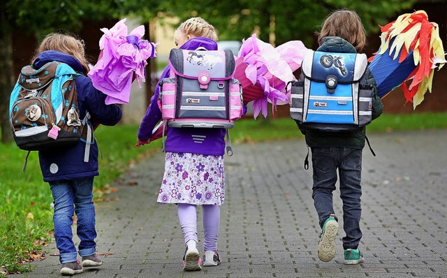 Gut versorgt sind die Erstklssler an ... Unter Lehrermangel leiden sie nicht.   | Foto: Symbolbild: Thomas Warnack (dpa)