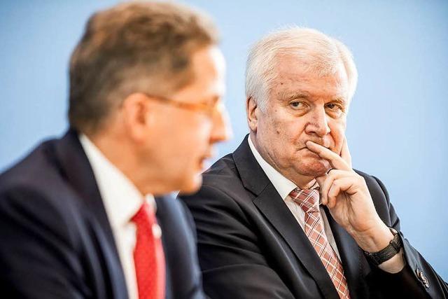 Seehofer spricht Verfassungsschutzchef Maaen das Vertrauen aus