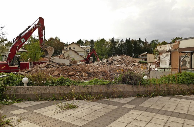 Abrissarbeiten ehemalige Reha-Klinik St. Marien Bad Bellingen  | Foto: Michael Behrendt