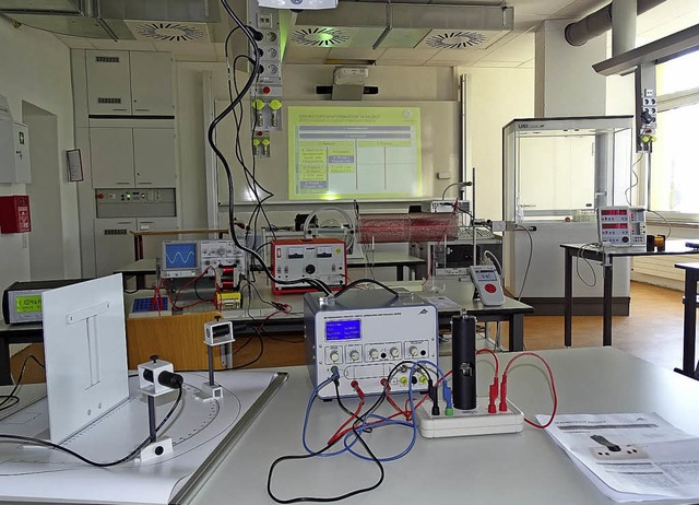 Blick in eines der neuen naturwissenschaftlichen Labore.   | Foto: Schule