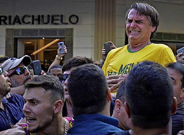 Jair Bolsonaro nach dem Angriff  | Foto: DPA