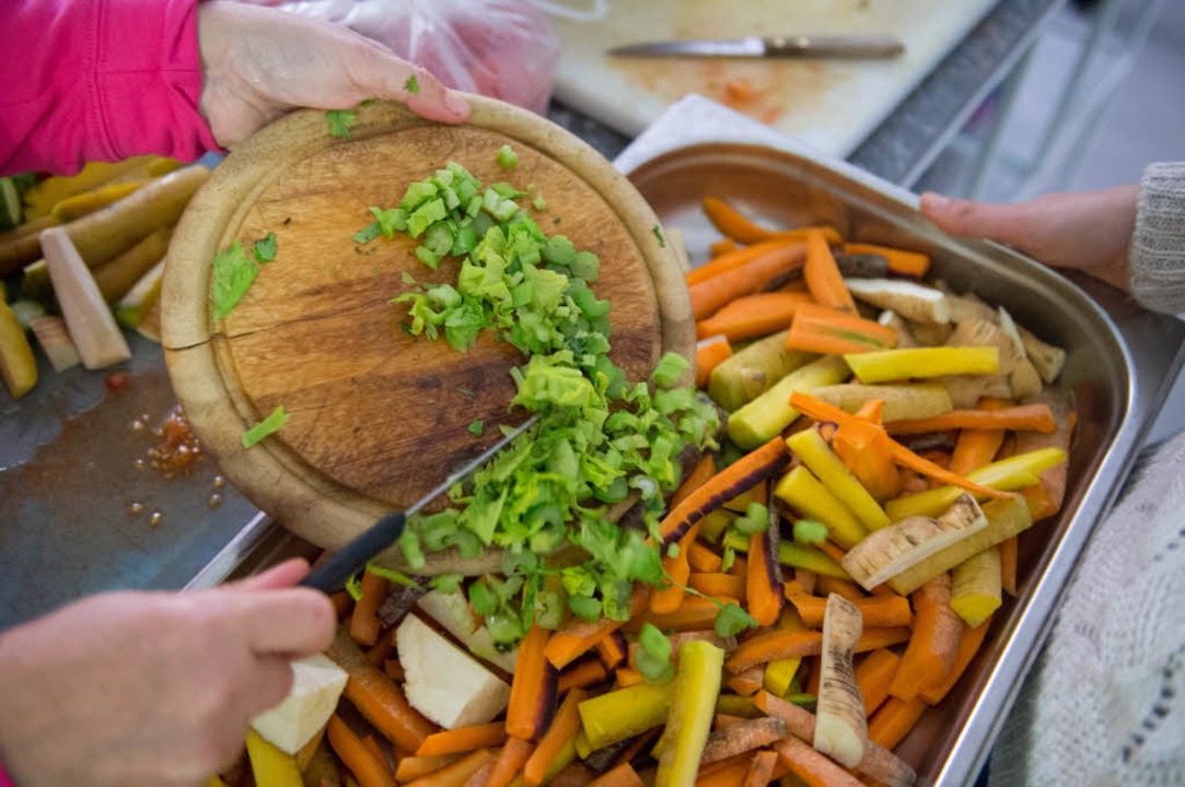 Foodsharing basiert auf der Tatsache, ... mehr Lebensmittel weggeworfen werden.  | Foto: Matthias Balk