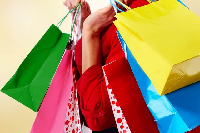 Prall gefllt sind die Einkaufstten nicht.  | Foto: Kurhan - stock.adobe.com
