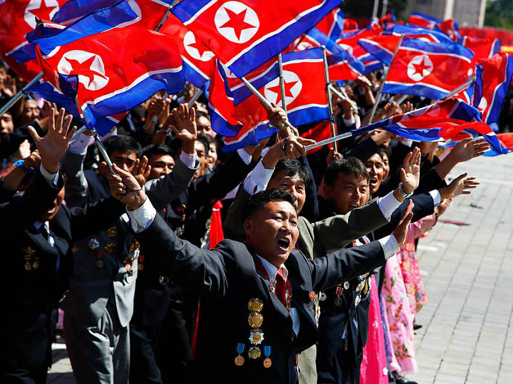 Groe Militrparade in Nordkorea zum 70. Grndungstag