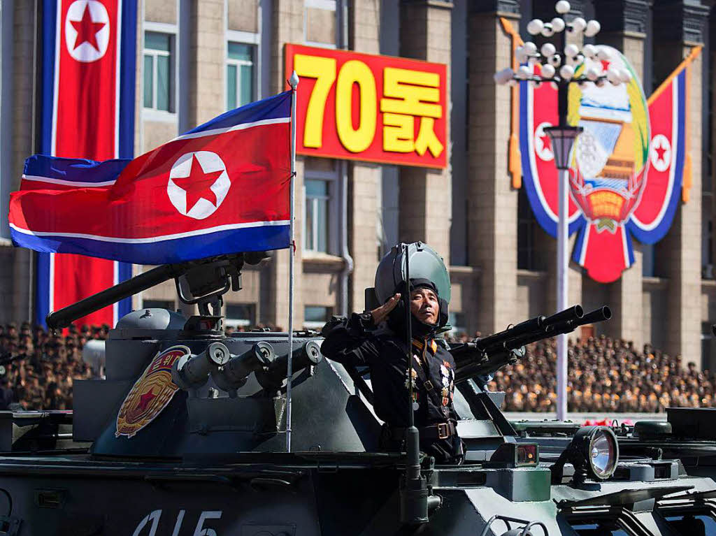 Groe Militrparade in Nordkorea zum 70. Grndungstag