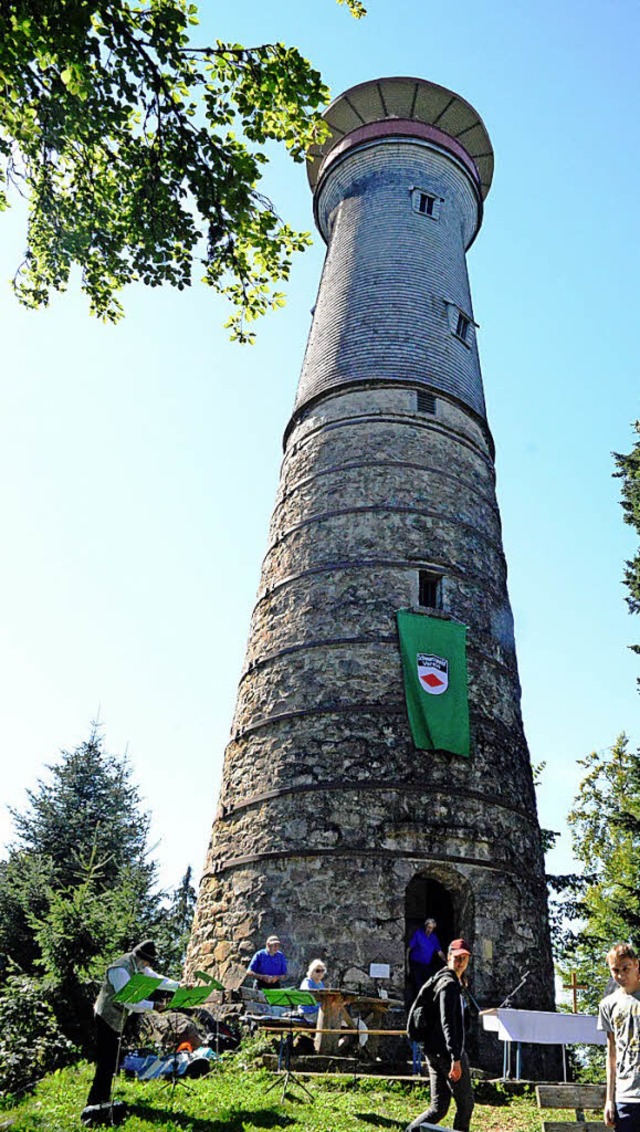 Viel Betrieb herrschte  <NurPrint>gestern </NurPrint>um den Mhrenturm.   | Foto: Steinfelder