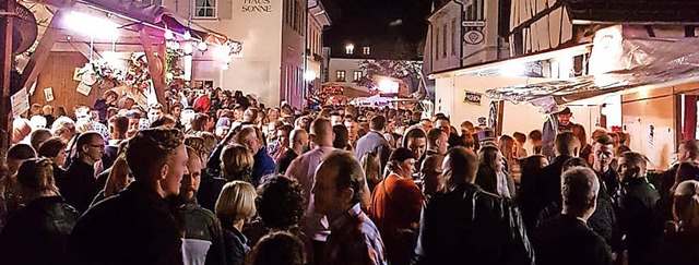 Der Blumenplatz als Festmeile &#8211; ...le Gste aus nah und fern ins Stdtli.  | Foto: ROGG