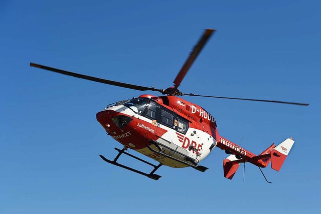 Ein Rettungshubschrauber war im Einsatz.  | Foto: dpa