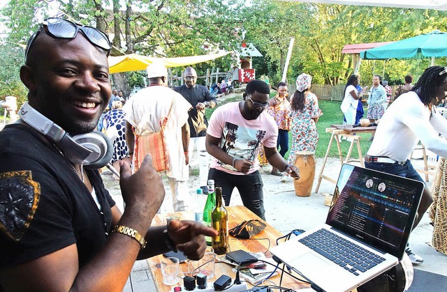 Lockere Rhythmen  gab&#8217;s beim Afrikafest.   | Foto: Hirschberger