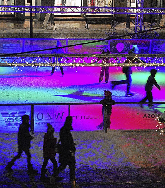 Abendstimmung  auf der Eisbahn &#8211;...auch in diesem Jahr wieder eine gibt.   | Foto: Sylvia-Karina Jahn