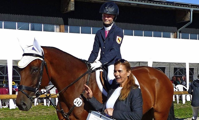Der Fairnesspreis ging an Sophia Pilar...ndereck mit ihrem Pferd Helly Berry.   | Foto: Wagner