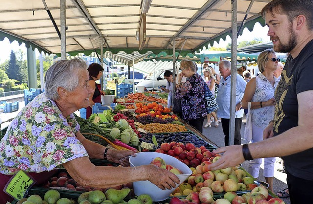 Vielfltig und bunt: Zahlreiche Obst- ...er Besucher in die heimischen Kchen.   | Foto: Christa Rinklin