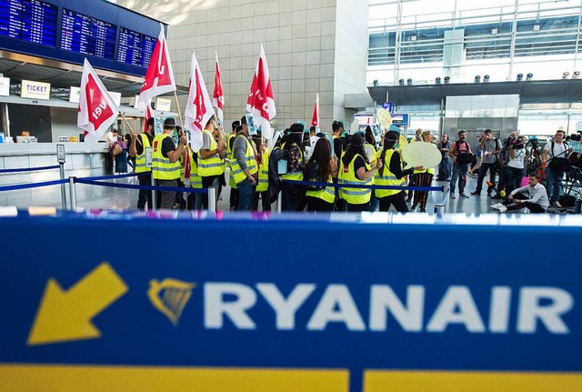 Deutsche Ryanair-Mitarbeiter starten Streik &#8211;  150 Flugausflle  | Foto: dpa