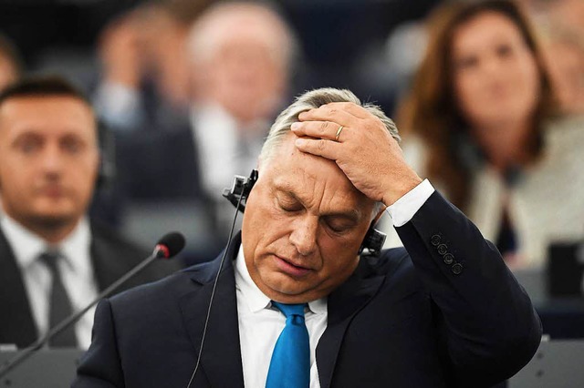 Ungarns Premierminister Viktor Orban whrend der Debatte.  | Foto: AFP