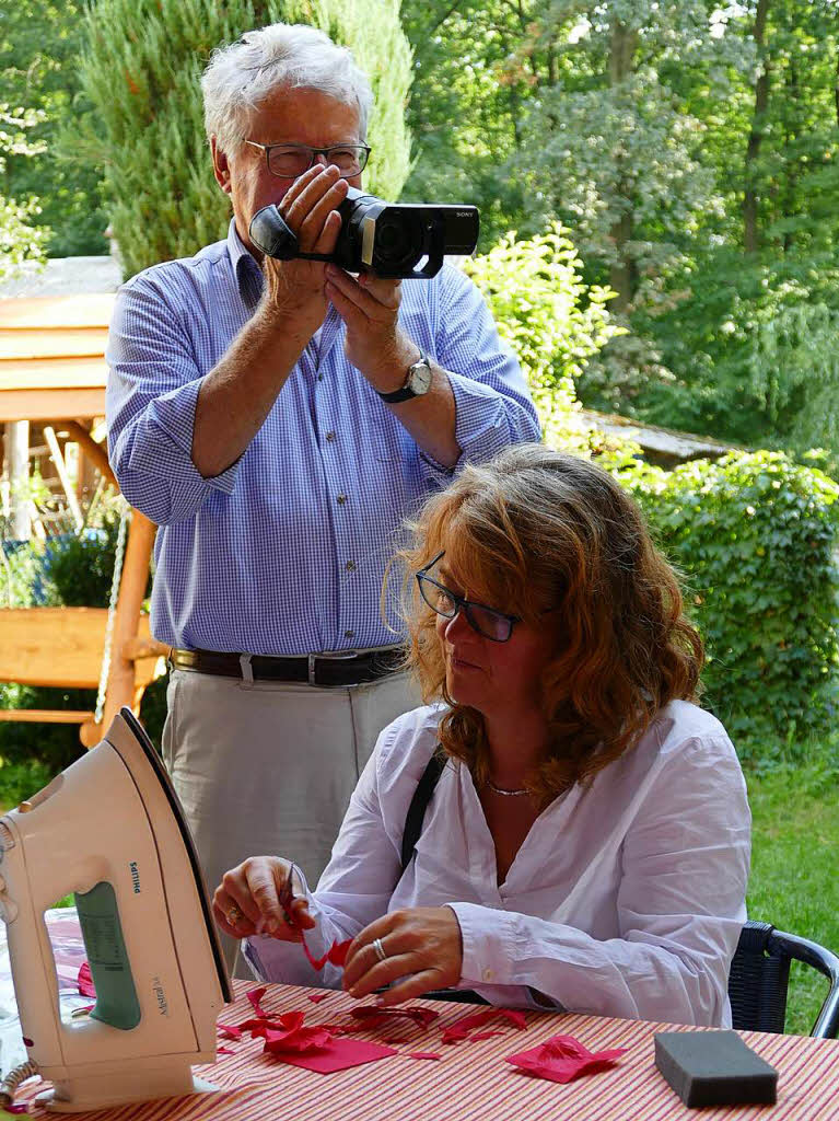 Christiane Gysler im Visier von Ehrenbrger und Altstadtrat Herbert Rinderle, der die Reise wieder auf Video dokumentierte.