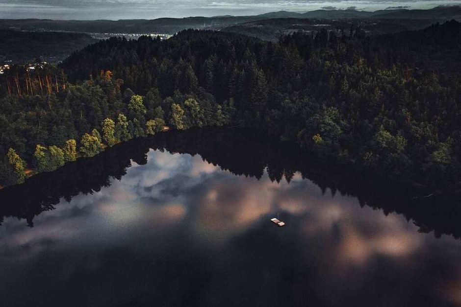 Bergsee Wolkenreflexion (Bad Säckingen) (Foto: Fabio Ragusa) Bergsee Wolkenreflexion (Bad Säckingen) (Foto: Fabio Ragusa)