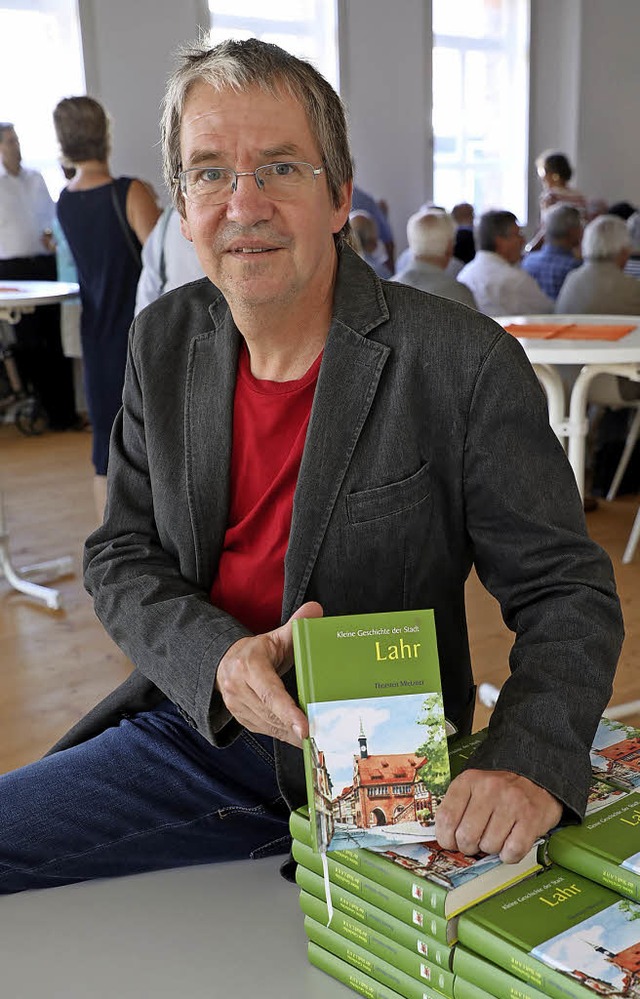 Der Autor und sein Werk: Thorsten Miet... der Stadt Lahr aus neuer Perspektive.  | Foto: christoph breithaupt