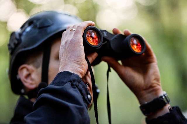 Die Polizei nimmt sich eine der grten Siedlungen vor.  | Foto: dpa