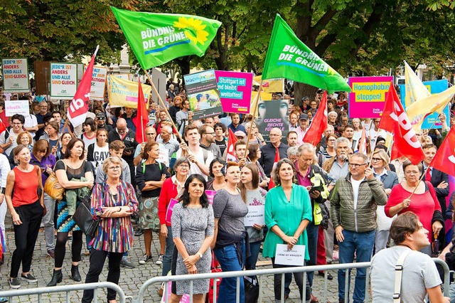 &#8222;Die Strae nicht den Rechten berlassen&#8220; &#8211;  Demo in Stuttgart  | Foto: dpa