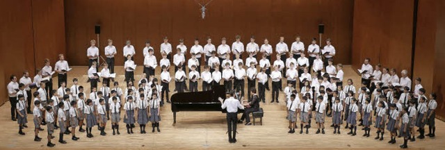 Gemeinsam singen: Die Freiburger Domsi...sa-Kohen-Grundschule in Hiroshima auf.  | Foto: privat