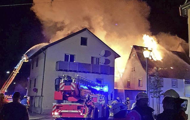 Grobrand in Teningen  | Foto: Aribert Rssel