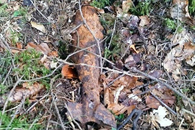 Pilzsammler findet scharfe Weltkriegsgranate nahe Abenteuerspielplatz