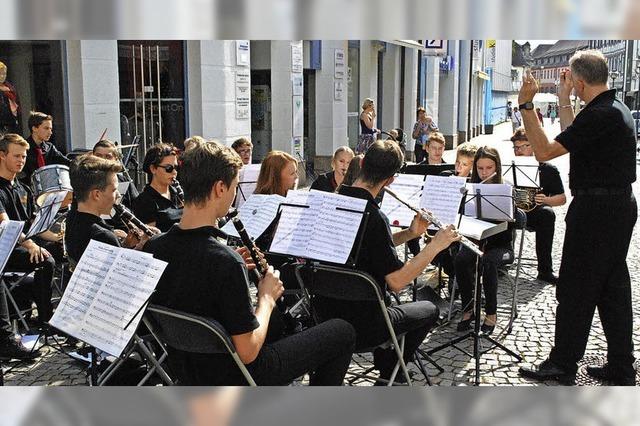 Platzkonzert im Sonnenschein