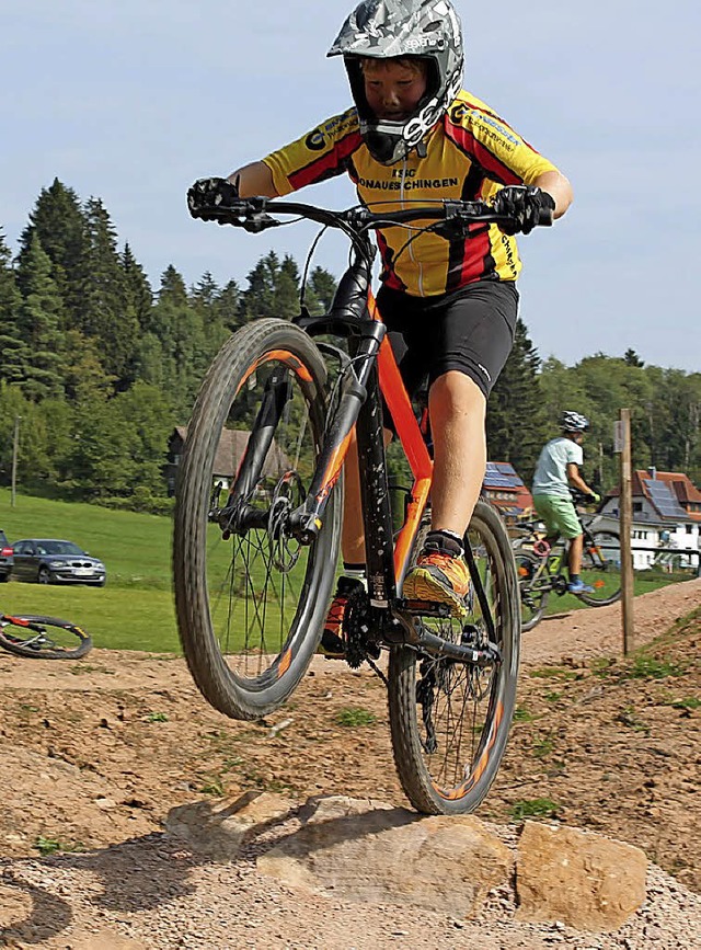 Ein Anziehungspunkt fr junge Radfahre...rungschanze unterhalb der Grillhtte.   | Foto: Rademacher