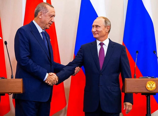 Erdogan und Putin haben sich auf einen Kompromiss geeinigt.  | Foto: dpa