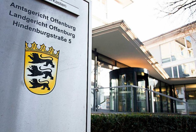 Der Prozess gegen die Altenpfelgerin findet in Offenburg statt.  | Foto: dpa