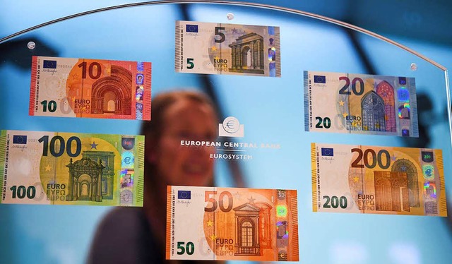 Seit 2013 wurden sechs Euro-Banknoten ...t ist die zweite Generation komplett.   | Foto: dpa
