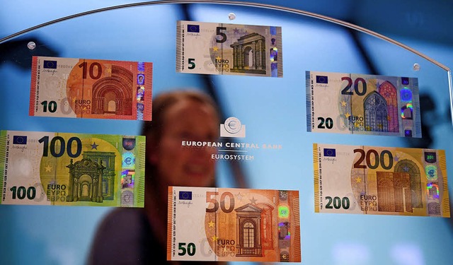 Seit 2013 wurden sechs Euro-Banknoten ...t ist die zweite Generation komplett.   | Foto: dpa