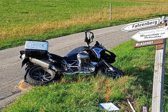 Tödlicher Unfall in Breitnau: Polizei sucht weiteren Motorradfahrer als Zeugen