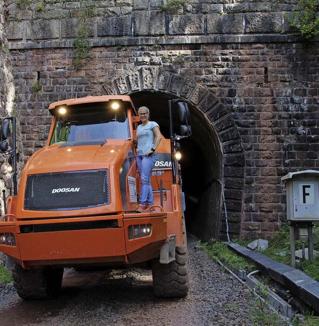 Die Tunnel, die Maria Behringer teils ...als ihr 30 Tonnen schwerer Lastwagen.   | Foto: Moritz