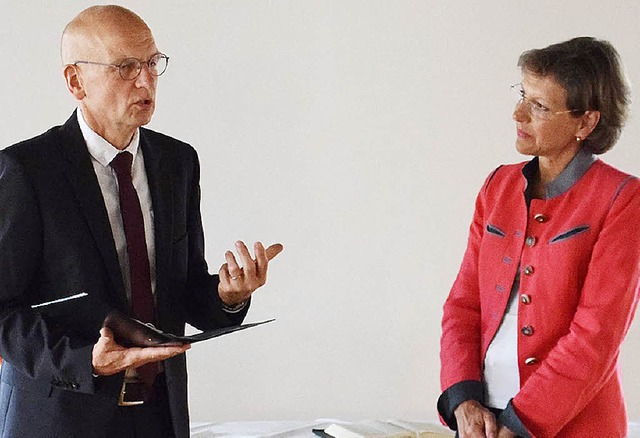 Marion Dammann und Pfarrer Martin Abraham sprachen  ber Glaube und Politik.   | Foto: EKM